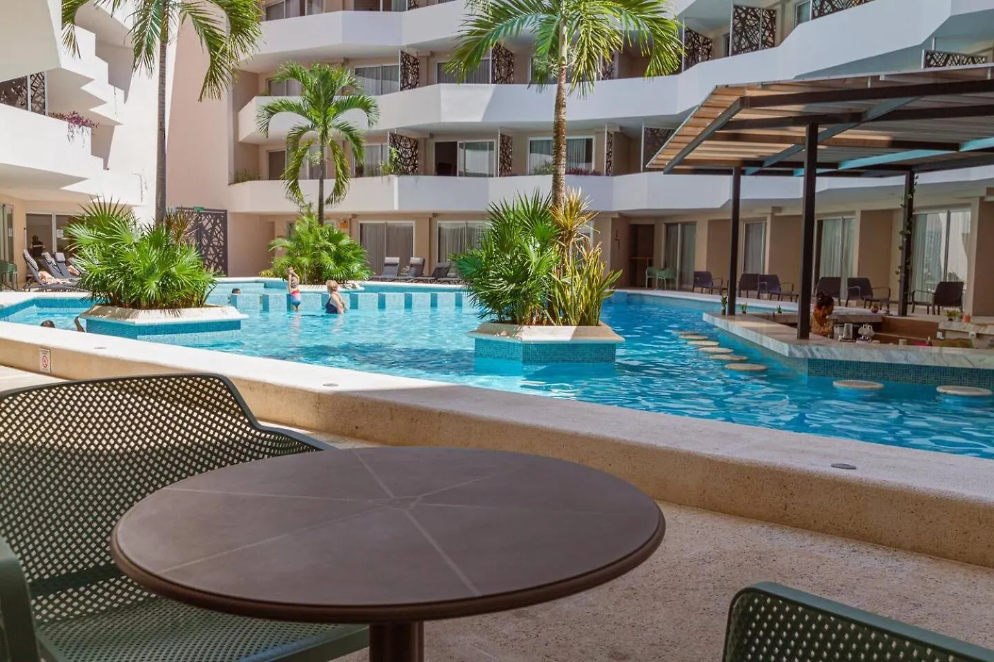 Swim-Up 1-Bedroom Apartment Playa del Carmen