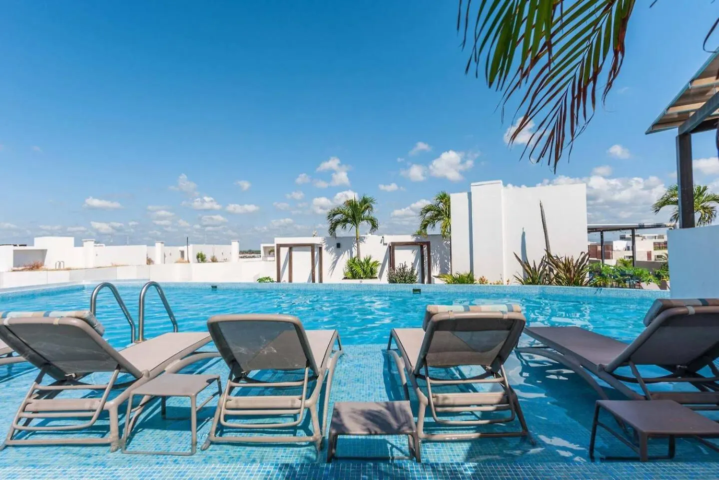 Swim-Up 1-Bedroom Apartment Playa del Carmen